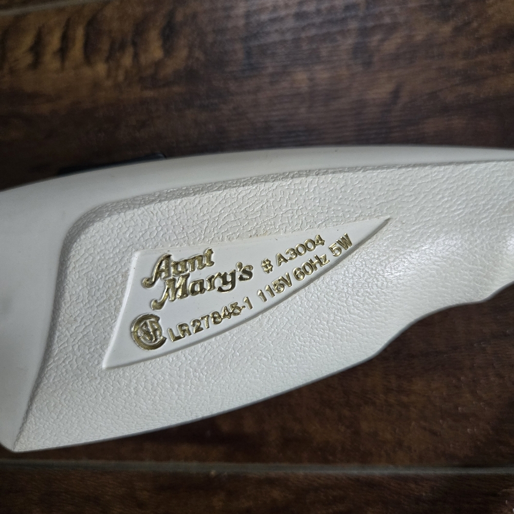 1970's Aunt Mary's Electric Scissors Model A3004 - Picture 2 of 10